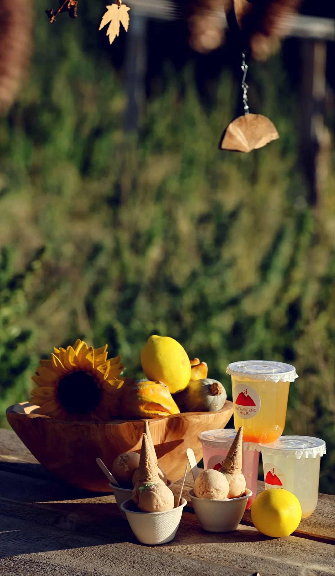 Fruit and afternoon tea in Qiongkushitai