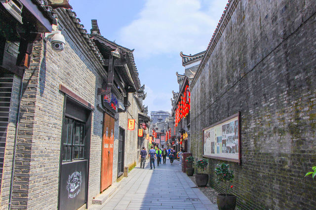 Guilin East-West Lane Reference image 2